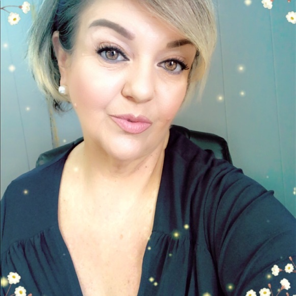 Meet your Posher, Carly - Picture 11 of 17